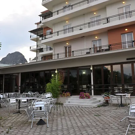 Edelweiss Hotel 3*